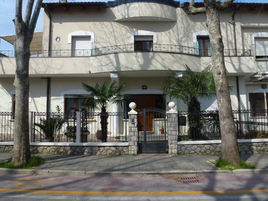 Appartamenti Villa Tonni Габиче Маре Стая снимка